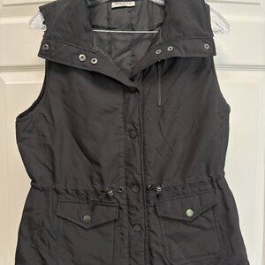 Black Puffy Women's Vest.  Size Medium Petite by Teezher